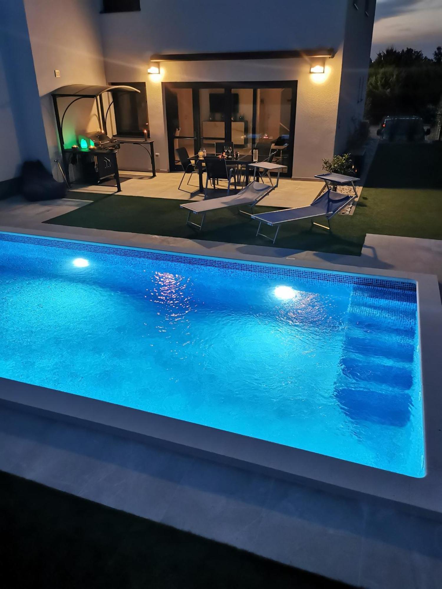 Volme Pool Lägenhet Banjole Exteriör bild